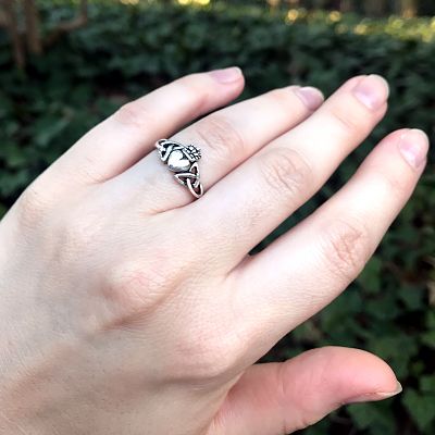 Silver Knotwork Claddagh Ring