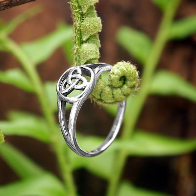 Silver Triquetra Ring