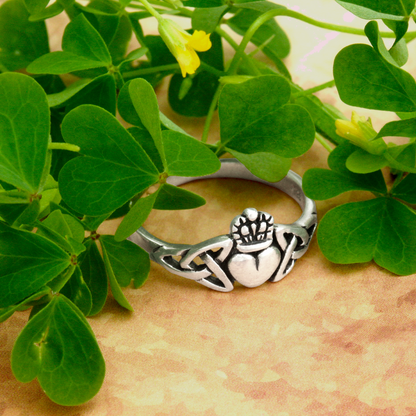 Silver Knotwork Claddagh Ring