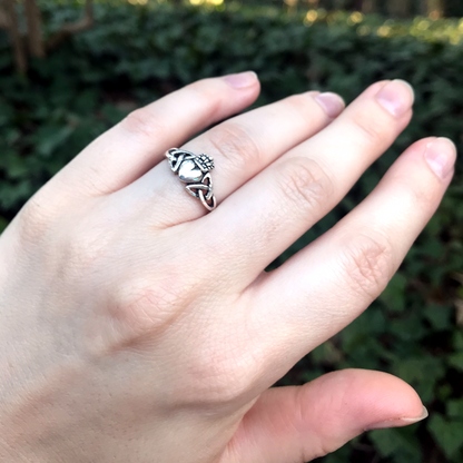 Silver Knotwork Claddagh Ring